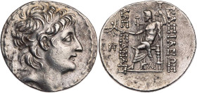 SYRIEN KÖNIGREICH DER SELEUKIDEN
Alexander II. Zabinas, 128-122 v. Chr. AR-Tetradrachme Antiochia am Orontes Vs.: Kopf mit Diadem n. r., Rs.: Zeus Ni...