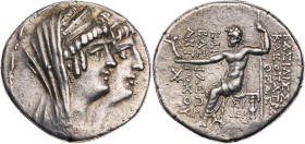 SYRIEN KÖNIGREICH DER SELEUKIDEN
Kleopatra Thea und Antiochos VIII., 125-121 v. Chr. AR-Tetradrachme 121/120 v. Chr. (= Jahr 192) Sidon Vs.: Kopf der...