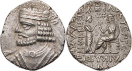 PARTHER, KÖNIGREICH DER ARSAKIDEN
Vologases I., 1. Regierung, 50-54/5 n. Chr. AR-Tetradrachme Dezember 52 n. Chr. (= Jahr 364, Monat Audynaios) Seleu...