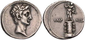 IMPERATORISCHE PRÄGUNGEN
Octavianus. AR-Denar 30-29 v. Chr. Mzst. in Italien (Rom oder Brindisi?) Vs.: Kopf mit Lorbeerkranz n. r., Rs.: IMP - CAESA[...