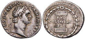 RÖMISCHE KAISERZEIT
Domitianus, 81-96 n. Chr. AR-Denar 88 n. Chr. Rom Vs.: [I]MP CAES DOMIT AVG GERM P M TR P VIII, Kopf mit Lorbeerkranz n. r., Rs.:...