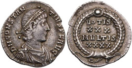 RÖMISCHE KAISERZEIT
Constantius II., 337-361 n. Chr. AR-Siliqua 351-355 n. Chr. Constantinopolis, 3. Offizin Vs.: D N CONSTAN-TIVS P F AVG, gepanzert...
