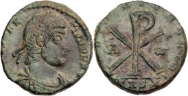 RÖMISCHE KAISERZEIT
Constantius II., 337-361 n. Chr. AE-Doppelmaiorina 353 n. Chr. Trier, 2. Offizin Vs.: [D N CON]STAN-TIVS PF AV[G], gepanzerte und...