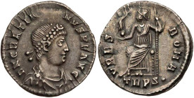 RÖMISCHE KAISERZEIT
Gratianus, 367-383 n. Chr. AR-Siliqua 367-375 n. Chr. Trier Vs.: D N GRATIA-NVS P F AVG, gepanzerte und drapierte Büste mit Perle...