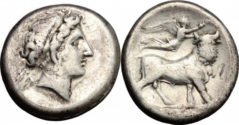 Greek Italy. Central and Southern Campania, Neapolis. AR Didrachm, 420-400 BC. D...