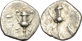 Greek Italy. Southern Apulia, Tarentum. AR Obol, 280-228 BC. D/ Kantharos; around pellets. R/ Kantharos; around pellets. HN Italy 1076. Vlasto 1626. A...
