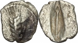 Greek Italy. Southern Lucania, Metapontum. AR Diobol, 440-430 B.C. D/ Barley ear. R/ Incuse barley grain. HN Italy 1488. AR. g. 0.80 mm. 11.00 RR. Ton...