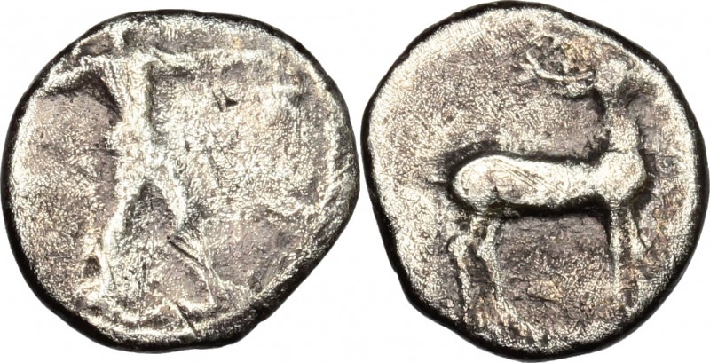 Greek Italy. Bruttium, Kaulonia. AR 1/6 Stater, 475-425 BC. D/ Apollo advancing ...