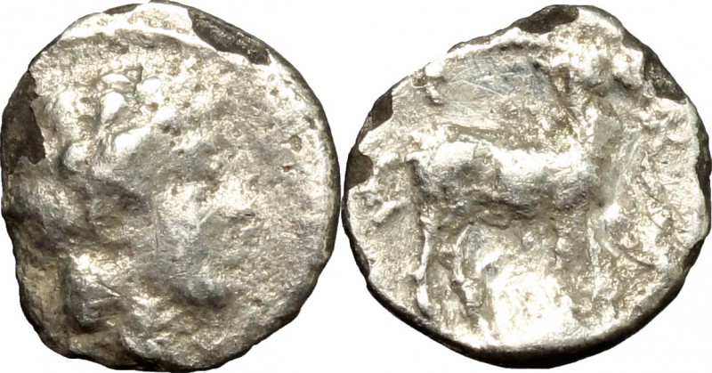 Greek Italy. Bruttium, Kaulonia. AR Diobol, 425-420 BC. D/ Head of Apollo right,...