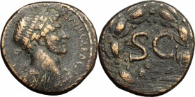 Syria, Antioch. Hadrian (117-138). AE, 117-138. D/ Bust of Hadrian right, laureate. R/ Large SC within wreath. SNG Cop. 209. RPC 3691. AE. g. 13.77 mm...