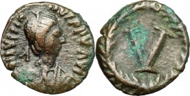 Ostrogothic Italy, Theoderic (493-526). AE Pentanummium, Rome mint, 493-526. D/ Bust of Justinus, diademed, draped. R/ V within wreath. BMC 43. Kraus ...