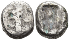 ACHAEMENID EMPIRE. Time of Artaxerxes II to Artaxerxes III (Circa 375-340 BC). Sardes.
AR Siglos (13.7mm 4.42g)
Obv: Persian king in kneeling-runnin...