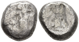 ACHAEMENID EMPIRE. Time of Artaxerxes II to Artaxerxes III (Circa 375-340 BC). Sardes.
AR Siglos (14.5mm 4.92g)
Obv: Persian king in kneeling-runnin...