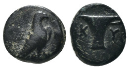 Aeolis. Kyme. (320-250 BC) Bronze Æ. Obv: eagle seated left. Rev: Oinochoe. Weight 1,39 gr - Diameter 9 mm