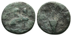 Ionia. Chios. (84-27 BC). Bronze Æ. Obv: Sphinx right. Rev: amphora. Weight 1,81 gr - Diameter 11 mm