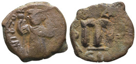 Constans II. (641-668 AD). Follis. Obv: Constans II. standing facing. Rev: M. Weight 4,29 gr - Diameter 22 mm