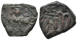 Constans II. (641-668 AD). Follis. Obv: Constans II. standing facing. Rev: M. Weight 4,60 gr - Diameter 19 mm