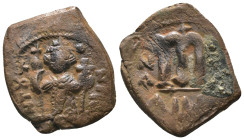 Constans II. (641-668 AD). Follis. Obv: Constans II. standing facing. Rev: M. Weight 4,79 gr - Diameter 24 mm