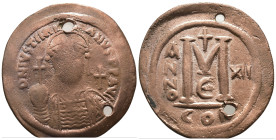 Justinian I. (527-565 AD) Æ Follis. Constantinople. Obv: crowned bust facing holding globus cruciger. Rev: ANNO M. Weight 19,09 gr - Diameter 41 mm