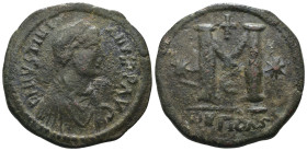 Justinian I. (527-565 AD) Æ Follis. Nicomedia. Obv: D N IVSTINIANVS PP AVI. diademed bust right. Rev: M between stars, cross above. . Weight 13,72 gr ...