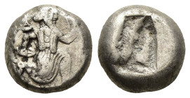 Persia, Achaemenid Empire. temp. Darios I to Xerxes II (ca 485-420 BC) AR Siglos Silver. Sardes mint.
Obv: Persian king or hero, wearing kidaris and ...