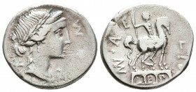 M. AEMILIUS LEPIDUS. Denario. 114-113 a.C. Sur de Italia. A/ Cabeza laureada de Roma a derecha, detrás X, delante ROMA. R/ Estatua ecuestre sobre tres...