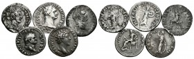 IMPERIO ROMANO. Lote compuesto por 5 Denarios de Vespasiano, ANNONA AVG. RIC 964, Vespasiano. PON MAX TR P COS VI. RIC 772, Domiciano, IMP XXII COS XV...