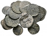 EPOCA MEDIEVAL. Lote compuesto por 17 monedas medievales. Conteniendo Cornado de Sancho IV Coruña, Blancas de Erique III (Burgos y Sevilla), Blancas d...