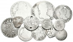 MONARQUIA ESPAÑOLA. Lote compuesto por 12 monedas de plata, conteniendo: 1/2 Real y 1 Real macuquinos; FELIPE V. 1/2 Real. 1719. Cuenca; 1 Real. 1738....