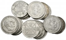 ESTADO ESPAÑOL. Lote compuesto por 20 monedas de 100 Pesetas 1966, *19-66 (8), *19-67 uno en ángulo recto (4), *19-68 (7) y *19-70 (1). Ar. MBC-/EBC-....