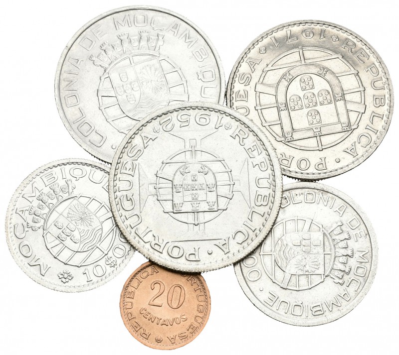 MOZAMBIQUE. Lote compuesto por 6 monedas: 20 Centavos 1973; 5 Escudos 1938; 10 E...
