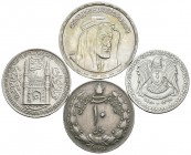 PAISES ARABES. Lote compuesto por 4 monedas de plata de diferentes países. EGIPTO 1 Pound Km#457; HYDERABAD Rupia Km#53; IRAN 10 Rials Km#132 y SIRIA ...