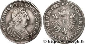 LOUIS XIV "THE SUN KING"
Type : Vingtième d'écu aux trois couronnes 
Date : 1712 
Mint name / Town : Nantes 
Quantity minted : 59079 
Metal : silver 
...