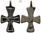 BYZANTINE EMPIRE. Bronze Cross. Ae. 6 g. 39,7 mm.
