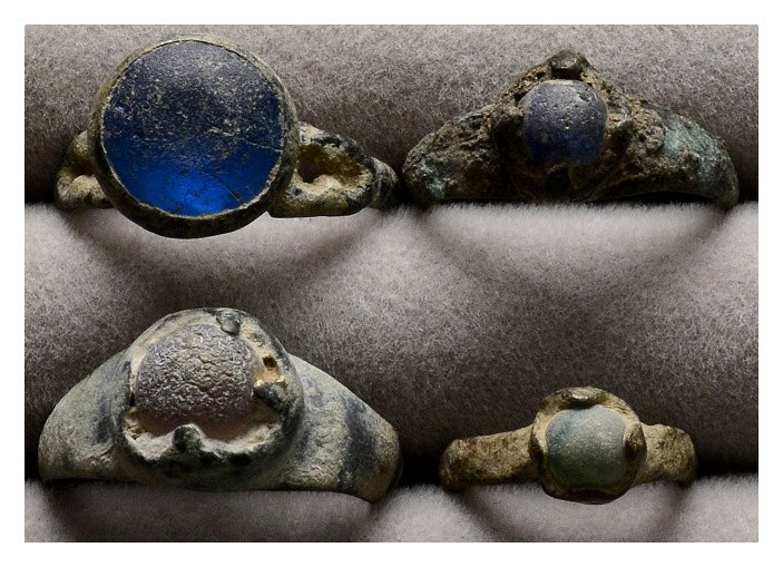 Ancient bronze ring, 4 pieces