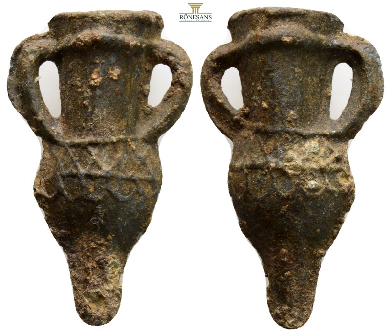 ANCIENT ROMAN LEAD AMPULLA. 22,7 g. 43,2 mm