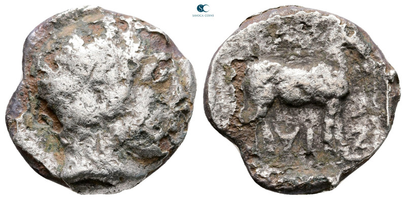 Kings of Macedon. Uncertain mint. Pausanias 395-393 BC. 
Fourrée Stater

20 m...