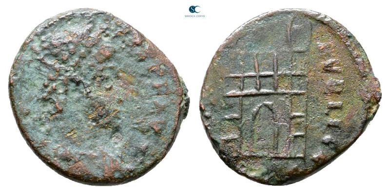 Arcadius AD 383-408. Thessaloniki
Nummus Æ

12 mm, 0,88 g



Fine