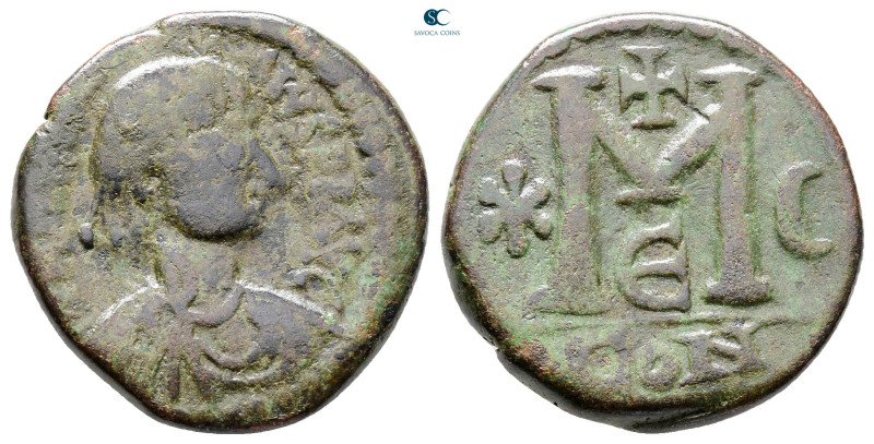 Anastasius I AD 491-518. Constantinople
Follis or 40 Nummi Æ

22 mm, 9,17 g
...