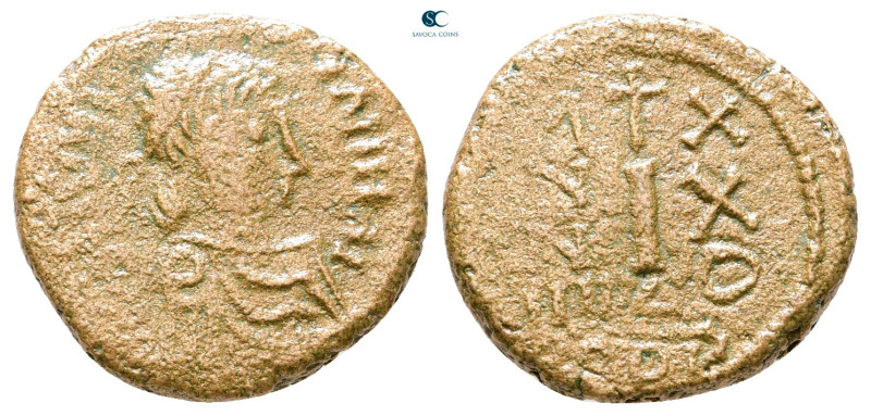 Justinian I AD 527-565. Constantinople
Decanummium Æ

17 mm, 3,34 g



Fi...