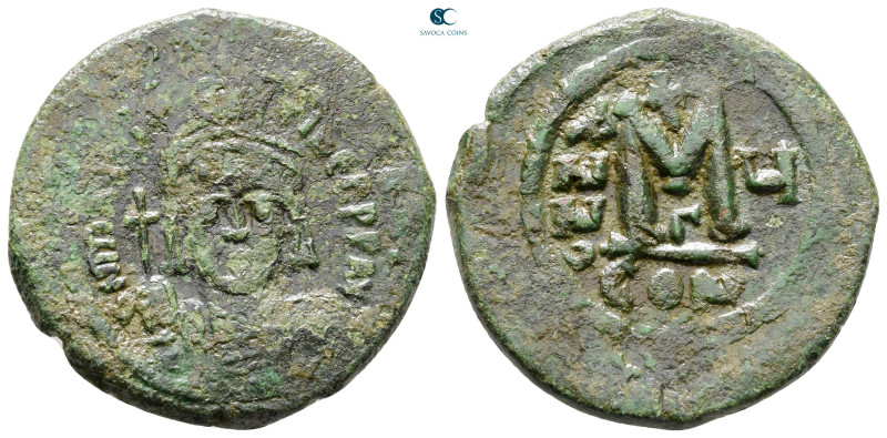 Maurice Tiberius AD 582-602. Constantinople
Follis or 40 Nummi Æ

29 mm, 11,3...