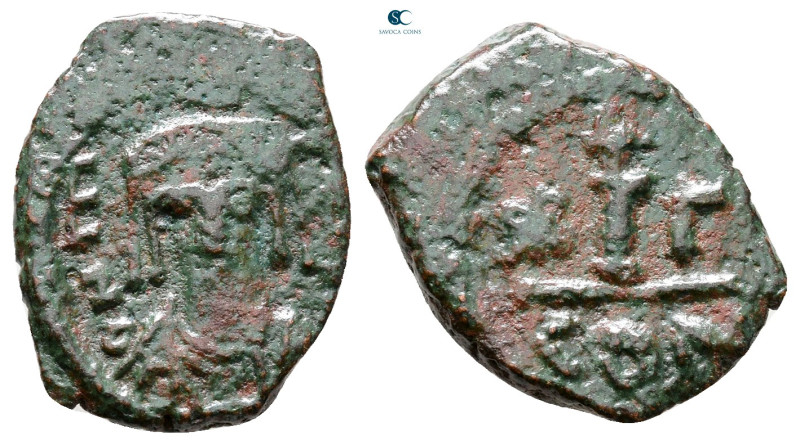 Maurice Tiberius AD 582-602. Constantinople
Decanummium Æ

18 mm, 2,45 g

...