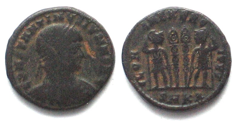 CONSTANTINE II (317-340 AD). AE Follis, 330-335, SMKA, Cyzicus mint, GLORIA EXER...