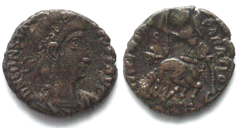 Size: 19mm. Weight: 3.7g. Attribution due to the mint style, mintmark off flan.