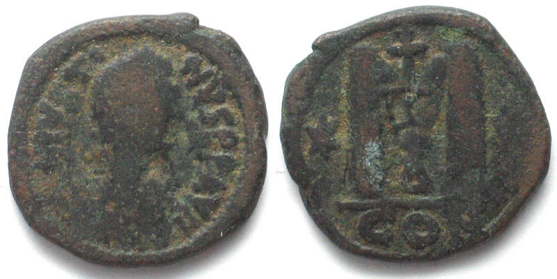 JUSTIN I (518-527). AE Follis, CON Δ, Constantinople mint, 4th officina, M betwe...