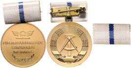Ausgaben der DDR. 
Staatl. Auszeichnungen. 
Medaille für hervorragende Leistungen im Handel der DDR, Buntmet. goldfarben. B.&nbsp;265a. mit Isp im O...