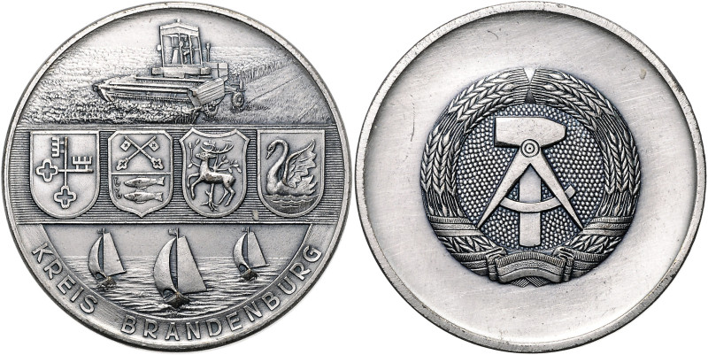 Ausgaben der DDR. 
Bezirkliche u. kommunale Auszeichnungen. 
Brandenburg. Ehre...