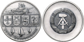 Ausgaben der DDR. 
Bezirkliche u. kommunale Auszeichnungen. 
Brandenburg. Ehrengabe des Kreises Brandenburg, nicht tragbar, Buntmet. silberfarben, 6...