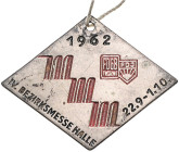Ausgaben der DDR. 
FDJ. 
Abzeichen der IV. Bezirks-MMM Halle, Eisen silberfarben, rot/schwarz lackiert, Rs. glatt, an Faden, zu B.1.965 (Farbvar.). ...