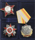 Ausländische Ausgaben. 
Russland. 
UdSSR. Drei verschiedene Orden: Orden des Arbeitsruhms 3. Klasse (ohne Nieten, Verl.-Nr. "134063"), Orden des Vat...